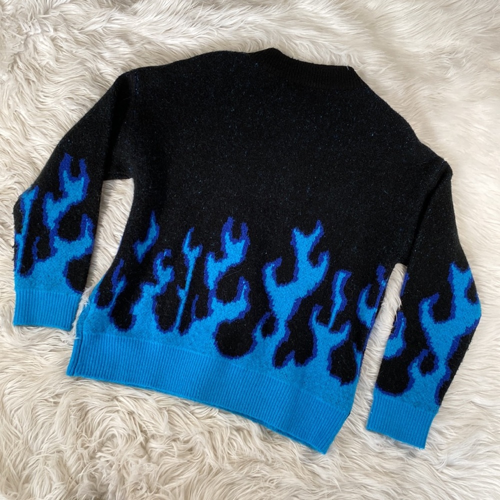 Shein • Soft and Oversized Blue Flame Sweater - Picture 7 of 7